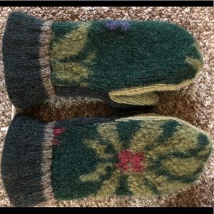 Green Knitted Mittens